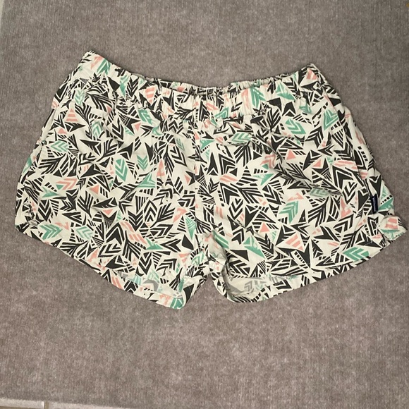 Patagonia Pants - Patagonia Barely Baggies Shorts Size Medium